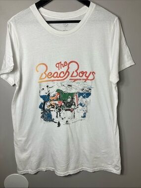 The Beach Boys White Graphic T-Shirt 100% Cotton Size Large